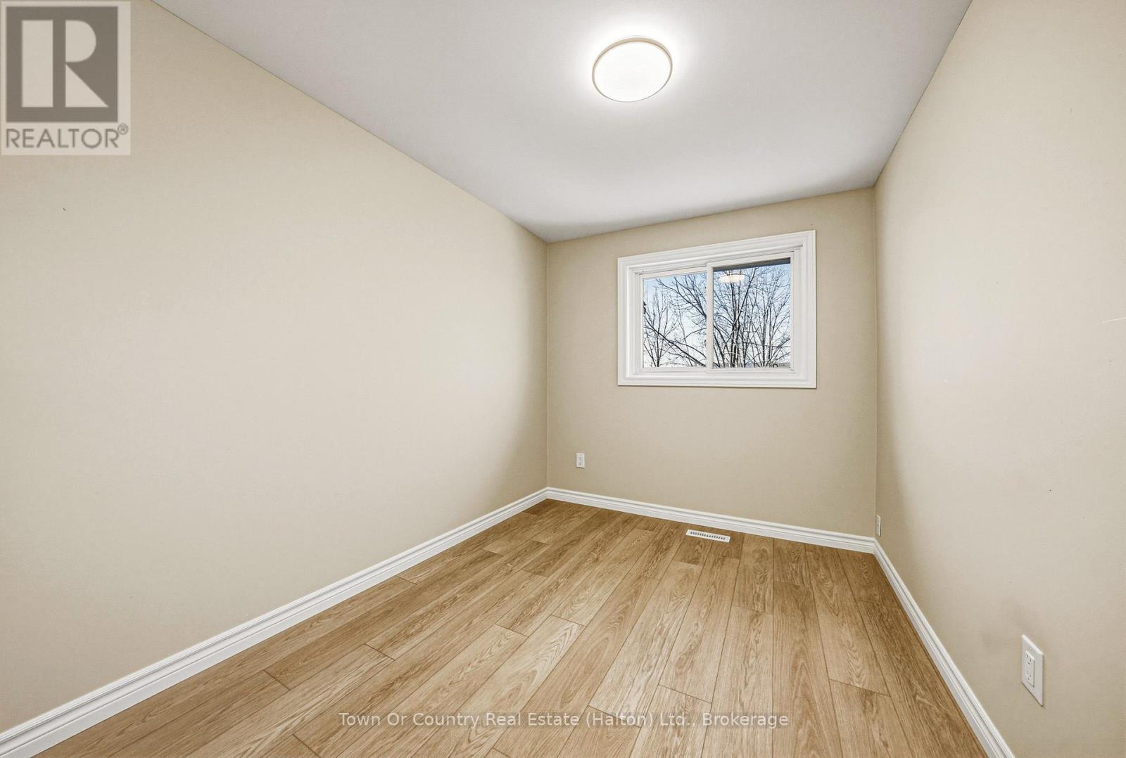 2 - 64 Bronte Street S, Milton, Ontario  L9T 1Y8 - Photo 14 - W12976946