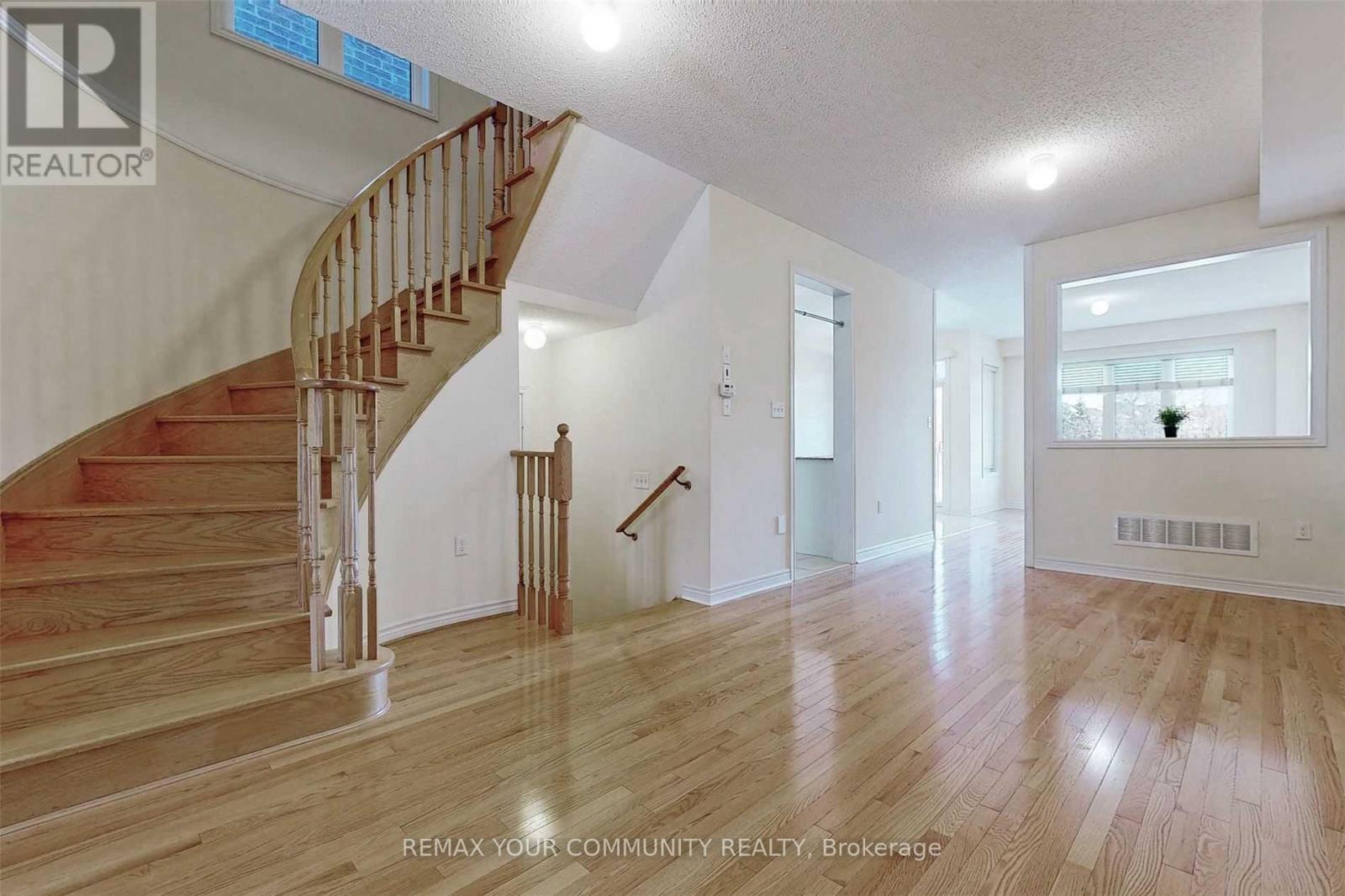 49 NAPANEE STREET, Richmond Hill, Ontario