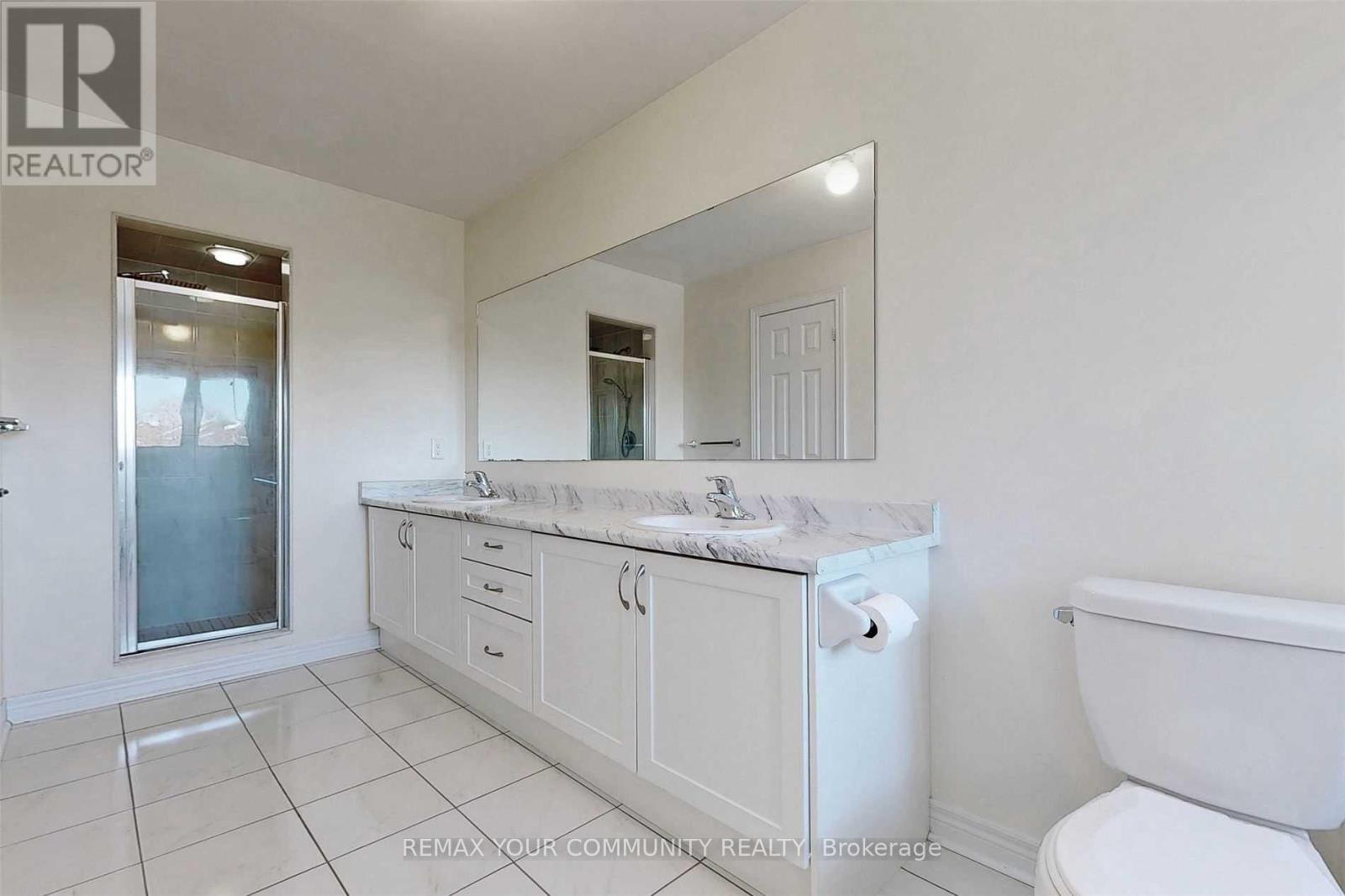 49 Napanee Street, Richmond Hill, Ontario  L4E 0X3 - Photo 23 - N12978934