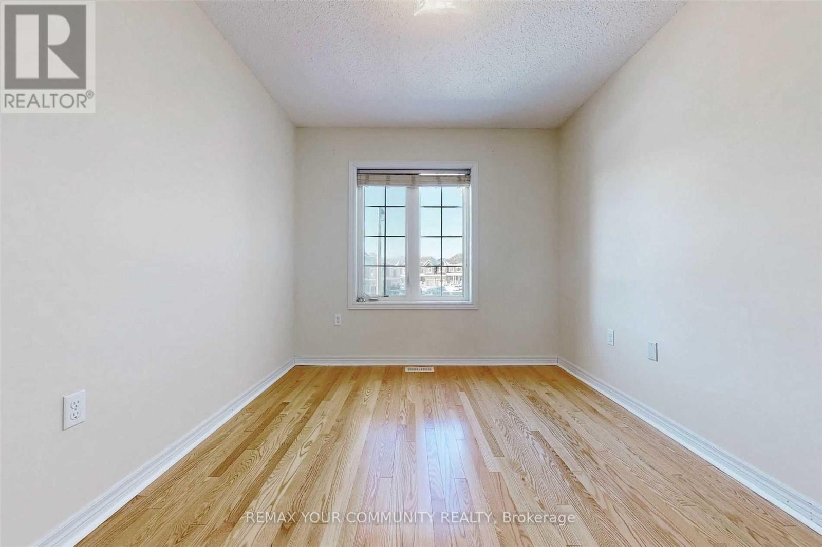 49 Napanee Street, Richmond Hill, Ontario  L4E 0X3 - Photo 25 - N12978934