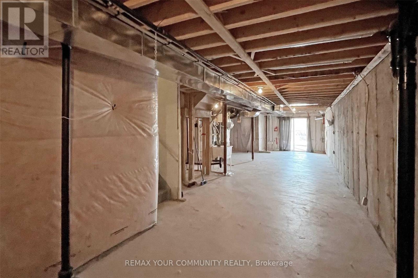 49 Napanee Street, Richmond Hill, Ontario  L4E 0X3 - Photo 30 - N12978934