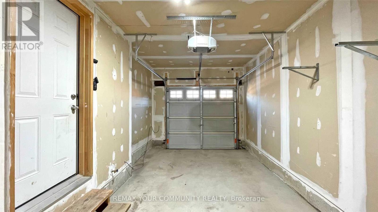 49 Napanee Street, Richmond Hill, Ontario  L4E 0X3 - Photo 34 - N12978934