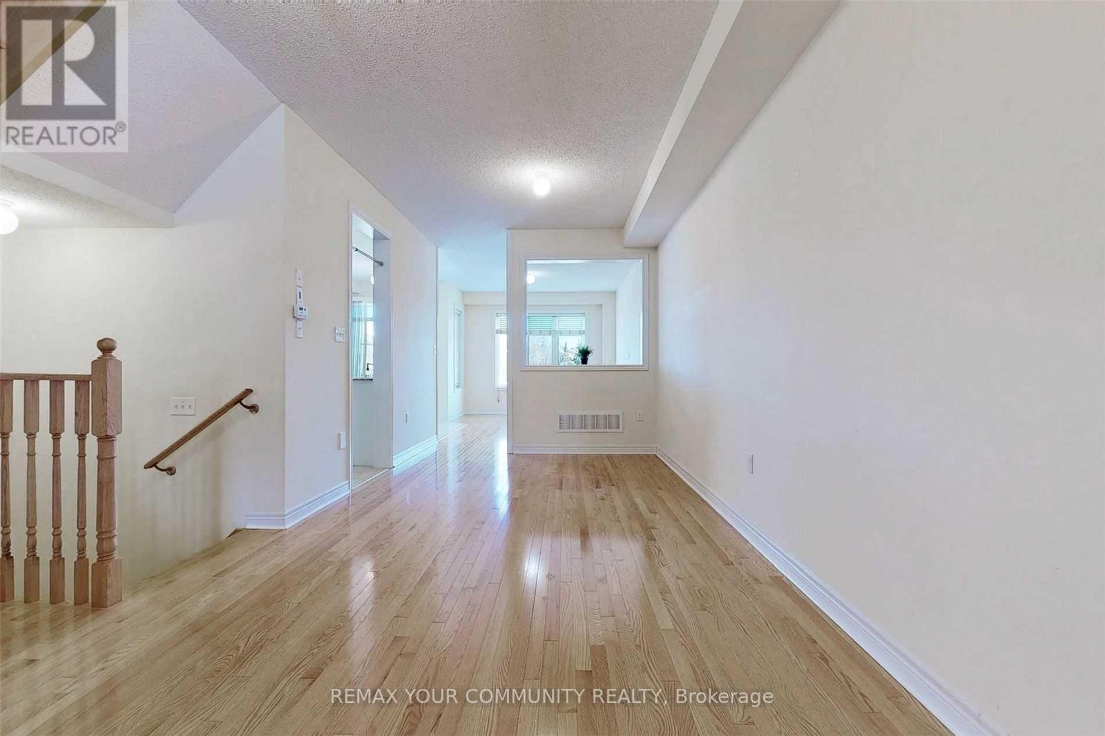 49 Napanee Street, Richmond Hill, Ontario  L4E 0X3 - Photo 4 - N12978934