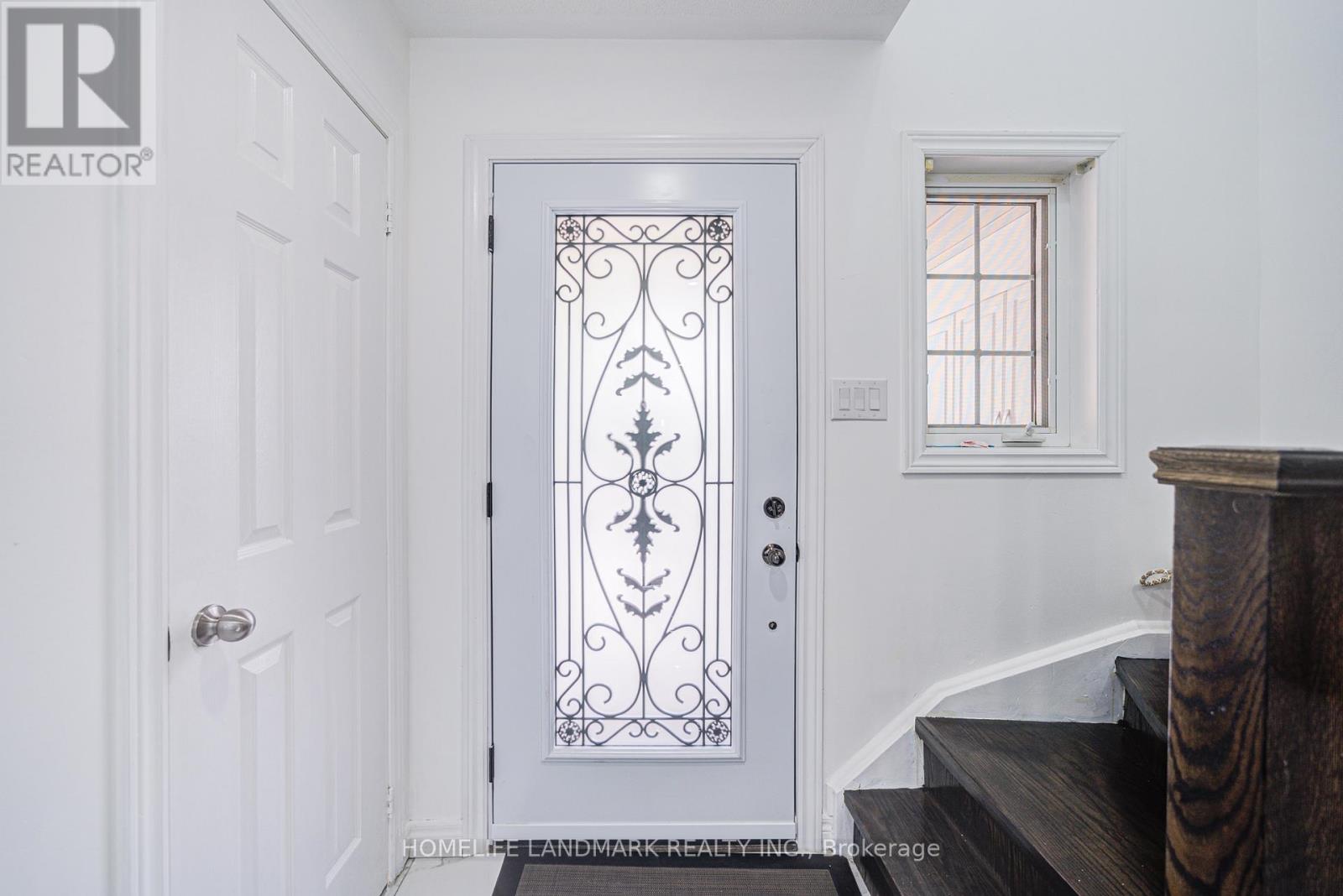 24 Willow Trail Road, Markham, Ontario  L6E 1V2 - Photo 4 - N12978968