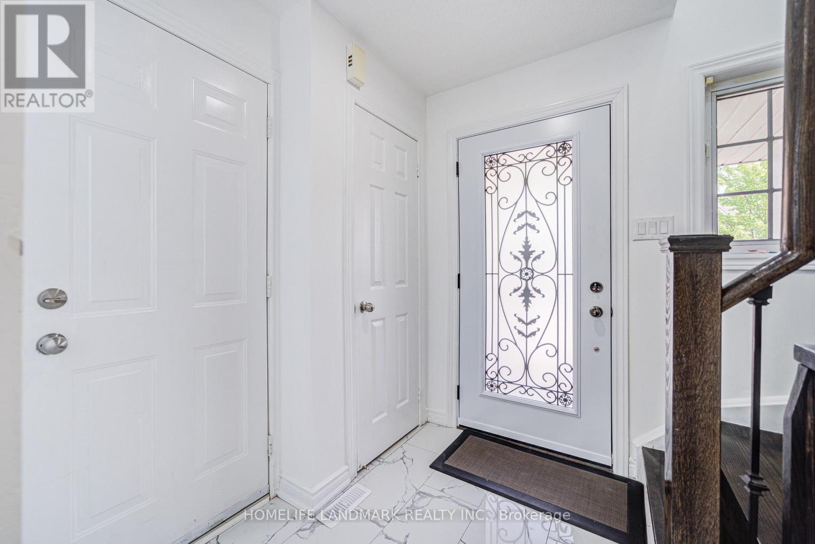 24 Willow Trail Road, Markham, Ontario  L6E 1V2 - Photo 5 - N12978968