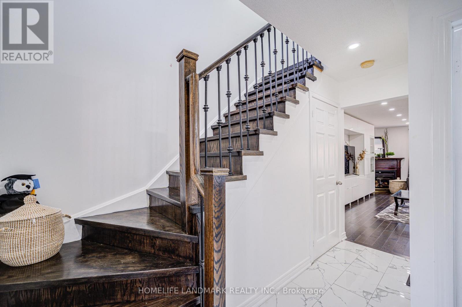 24 Willow Trail Road, Markham, Ontario  L6E 1V2 - Photo 6 - N12978968