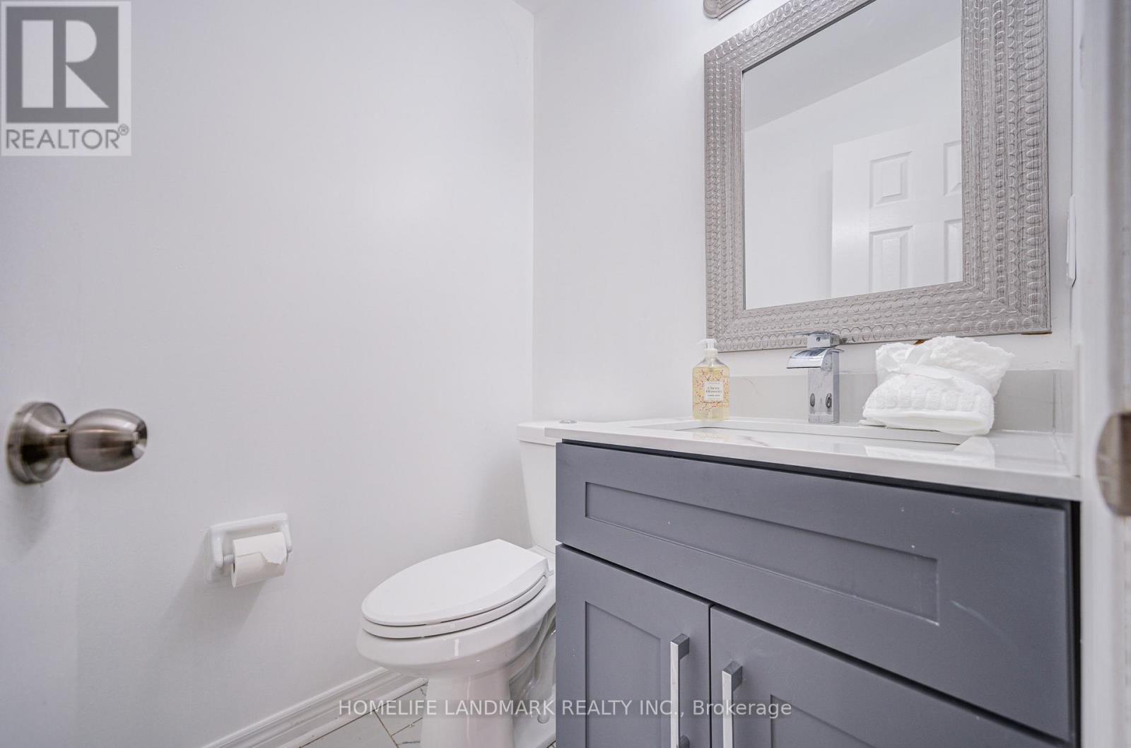 24 Willow Trail Road, Markham, Ontario  L6E 1V2 - Photo 7 - N12978968