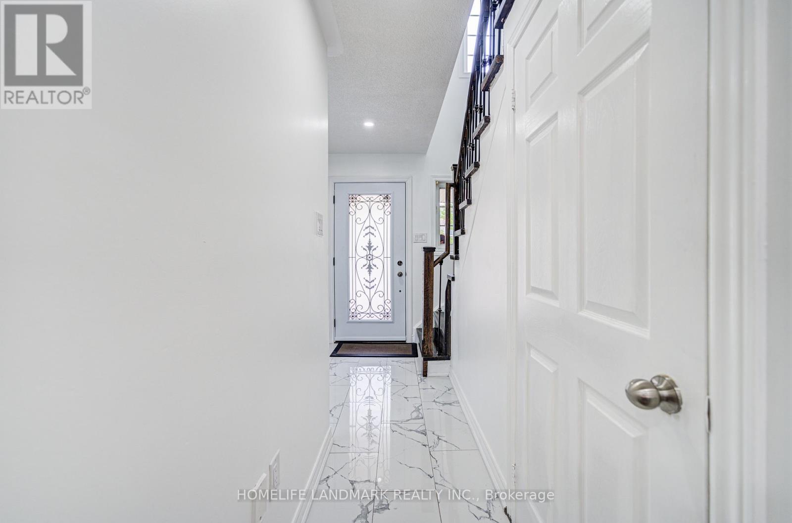 24 Willow Trail Road, Markham, Ontario  L6E 1V2 - Photo 8 - N12978968