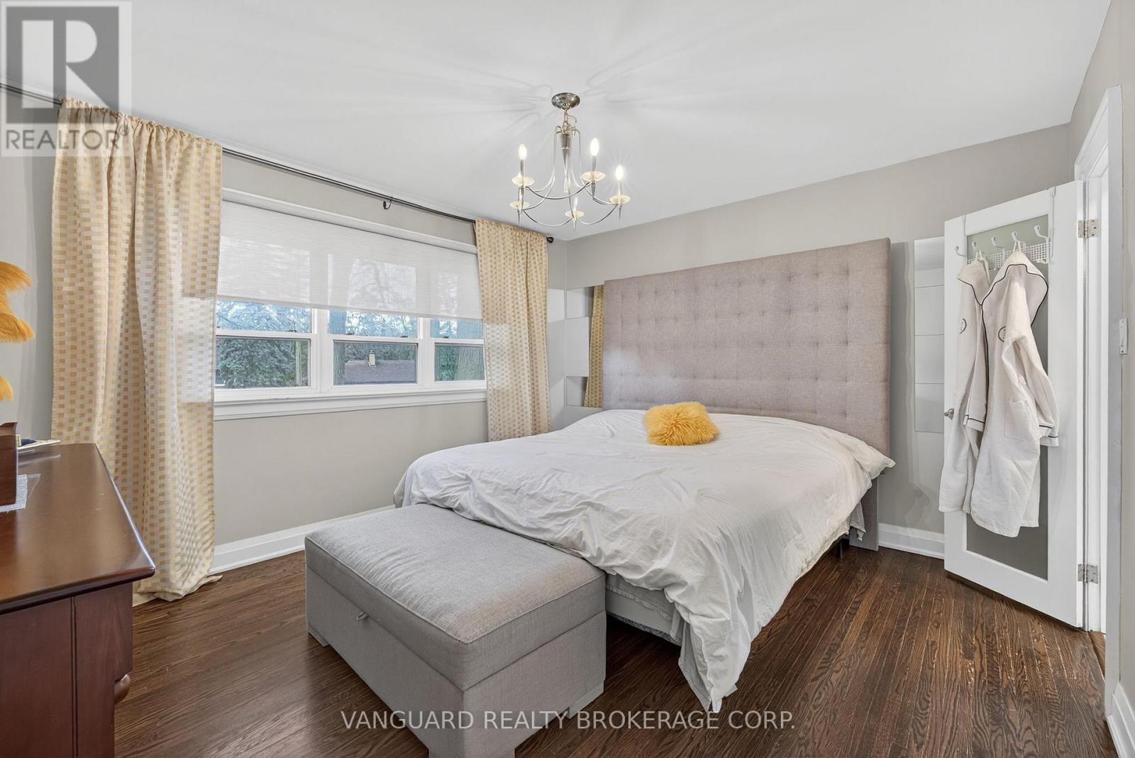 142 Beechwood Crescent, Newmarket, Ontario  L3Y 1W3 - Photo 9 - N12978972