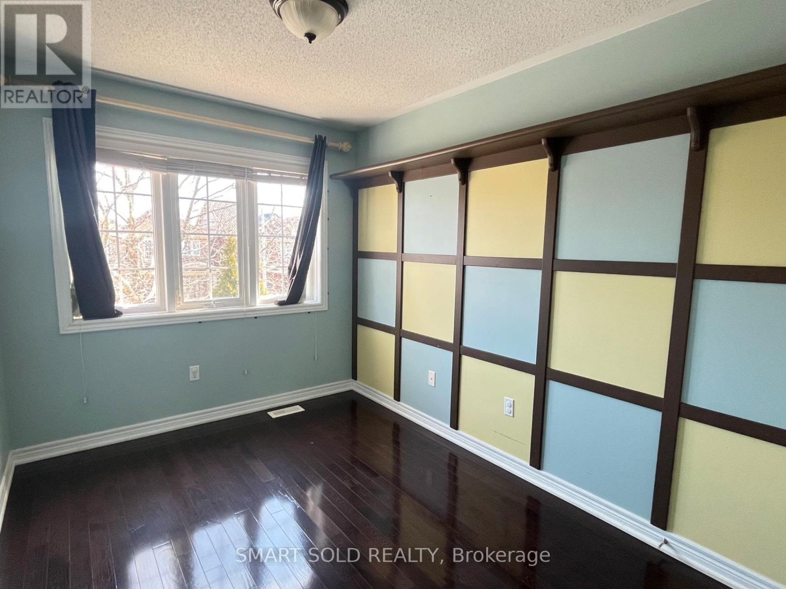 199 Venice Gate Drive, Vaughan, Ontario  L4H 0E9 - Photo 13 - N12978990