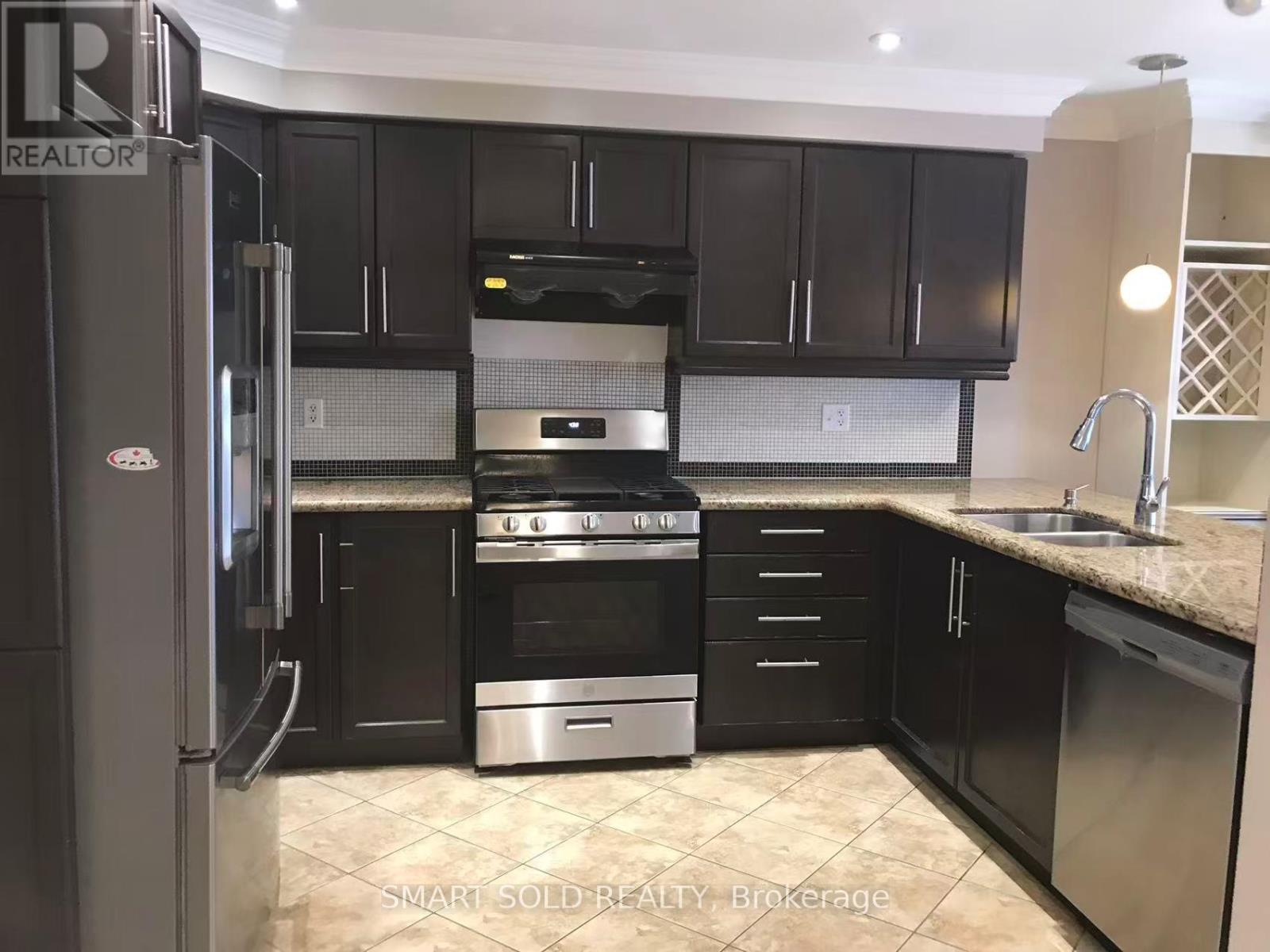 199 Venice Gate Drive, Vaughan, Ontario  L4H 0E9 - Photo 2 - N12978990