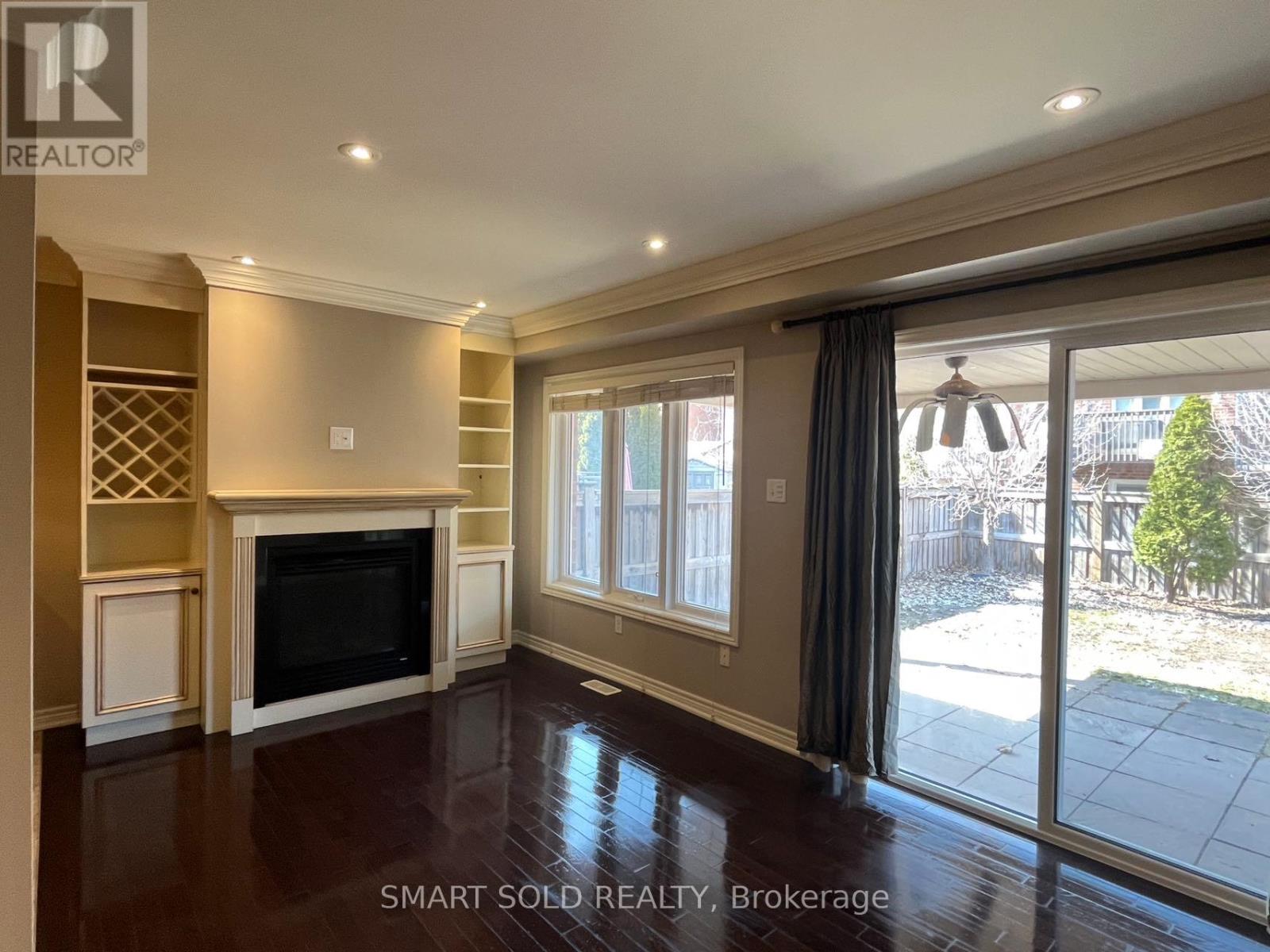 199 Venice Gate Drive, Vaughan, Ontario  L4H 0E9 - Photo 5 - N12978990