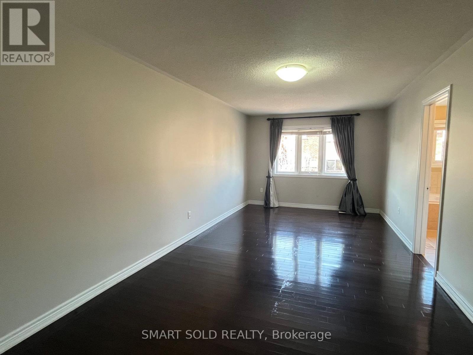 199 Venice Gate Drive, Vaughan, Ontario  L4H 0E9 - Photo 9 - N12978990