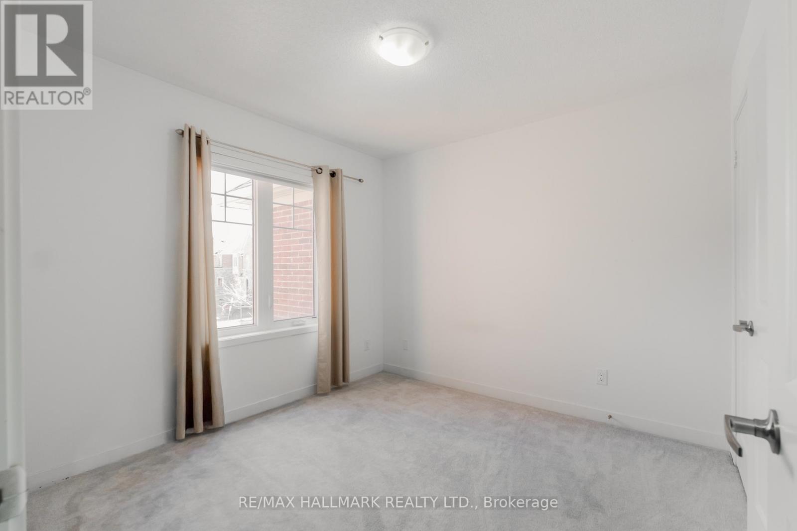 64 Dundonald Trail, Newmarket, Ontario  L3Y 0E1 - Photo 18 - N12979000