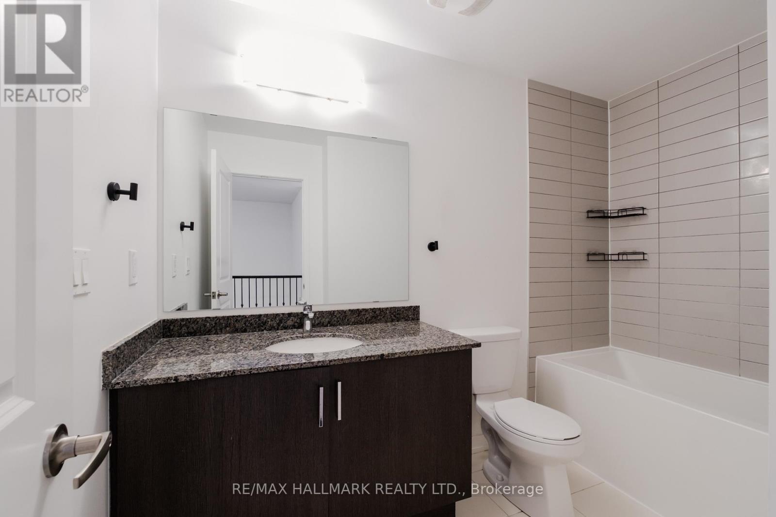 64 Dundonald Trail, Newmarket, Ontario  L3Y 0E1 - Photo 21 - N12979000