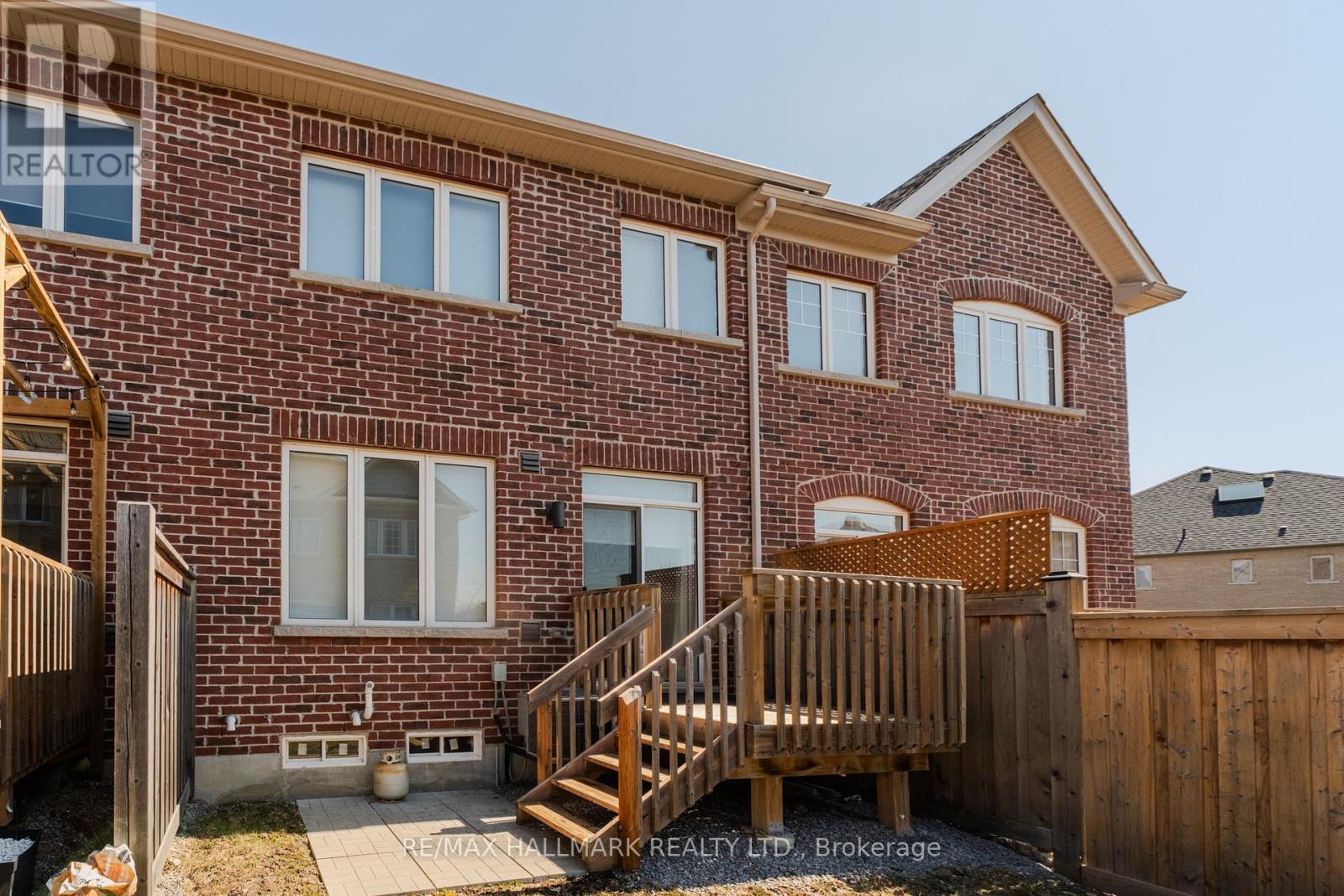 64 Dundonald Trail, Newmarket, Ontario  L3Y 0E1 - Photo 26 - N12979000