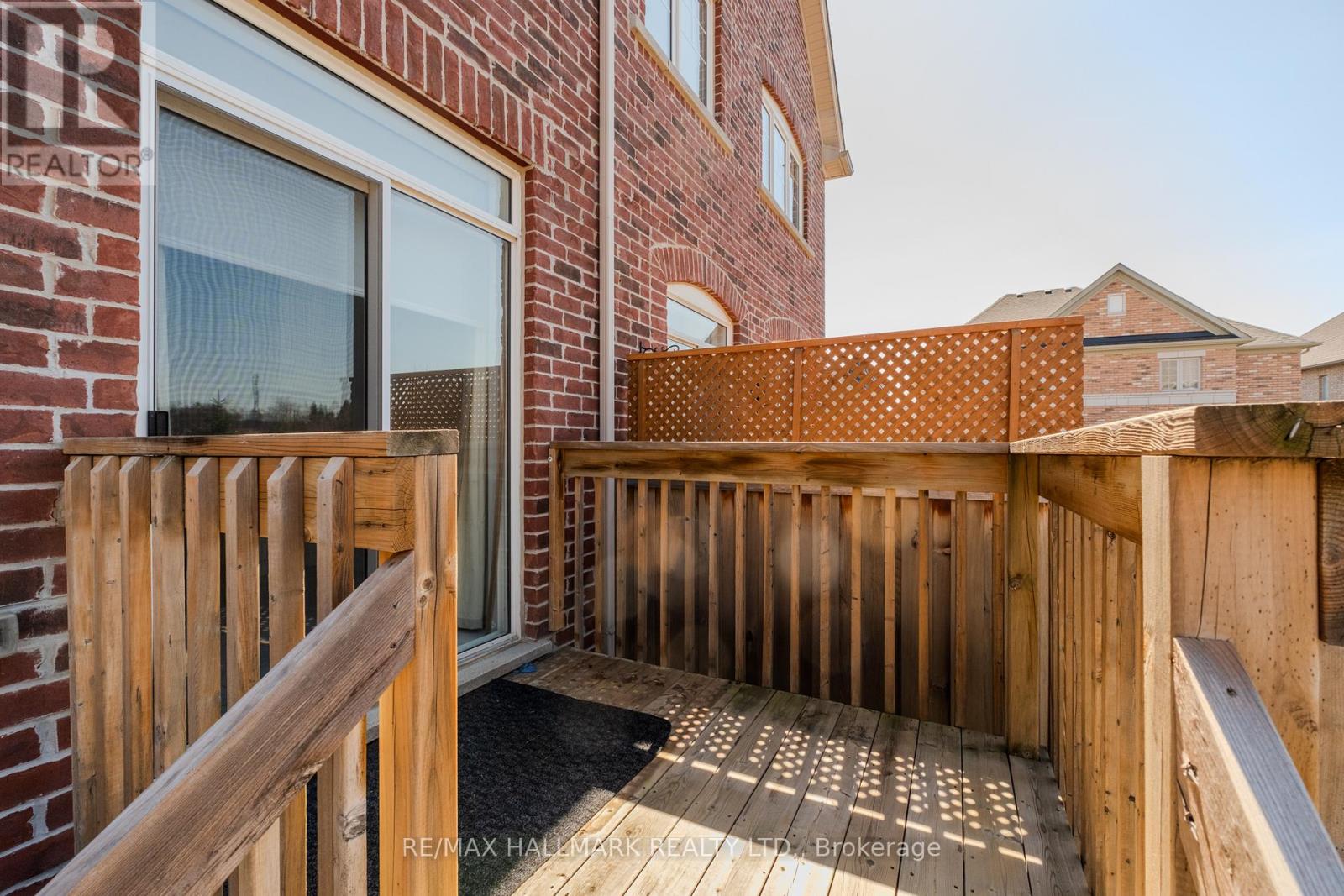 64 Dundonald Trail, Newmarket, Ontario  L3Y 0E1 - Photo 27 - N12979000