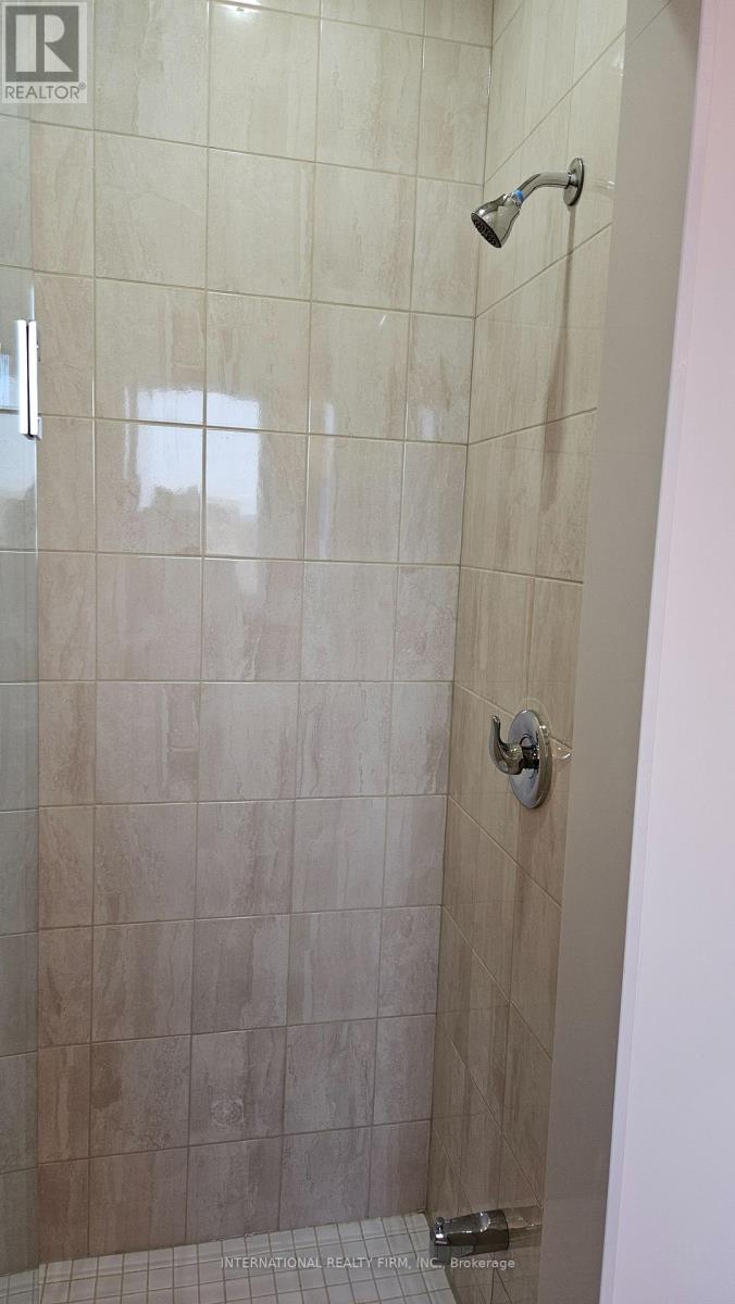 146 Wascana Road, Vaughan, Ontario  L4H 5G9 - Photo 11 - N12979018