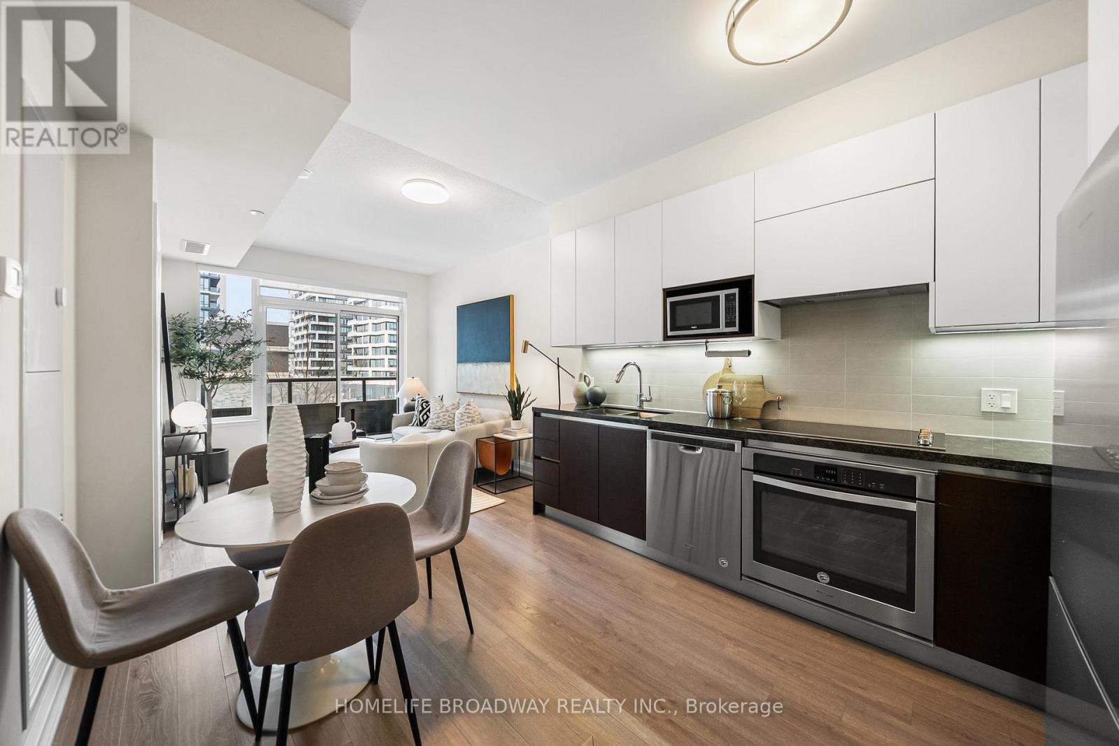 302 - 15 Water Walk Drive, Markham, Ontario  L6G 0G2 - Photo 4 - N12979022