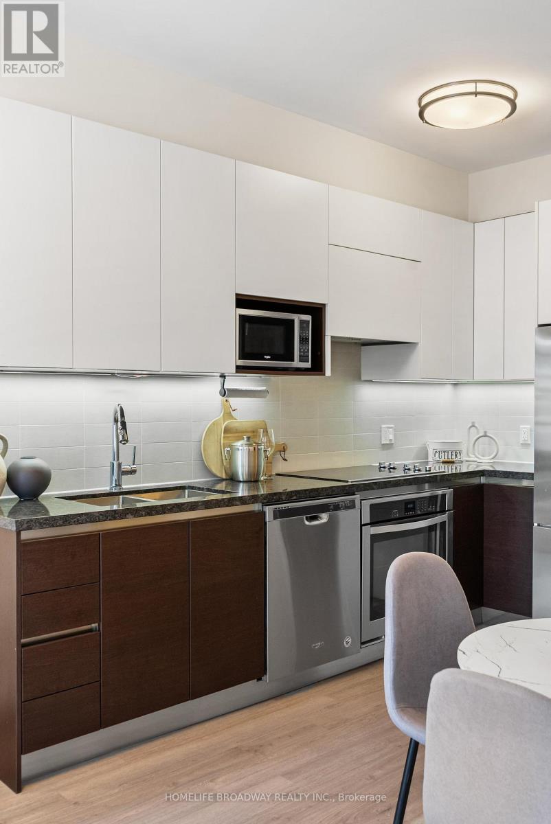 302 - 15 Water Walk Drive, Markham, Ontario  L6G 0G2 - Photo 5 - N12979022