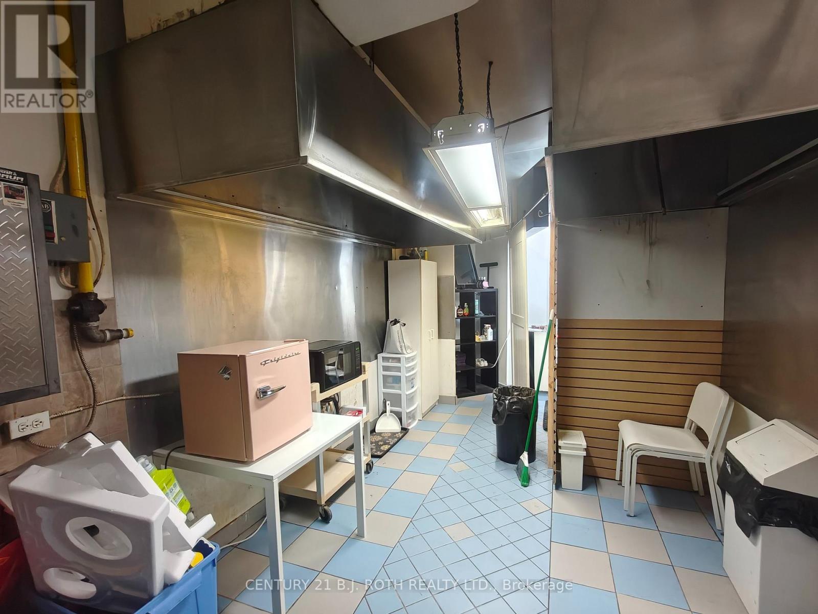 Unit 2 - 4 Pine River Road, Essa, Ontario  L0M 1B2 - Photo 14 - N12979106