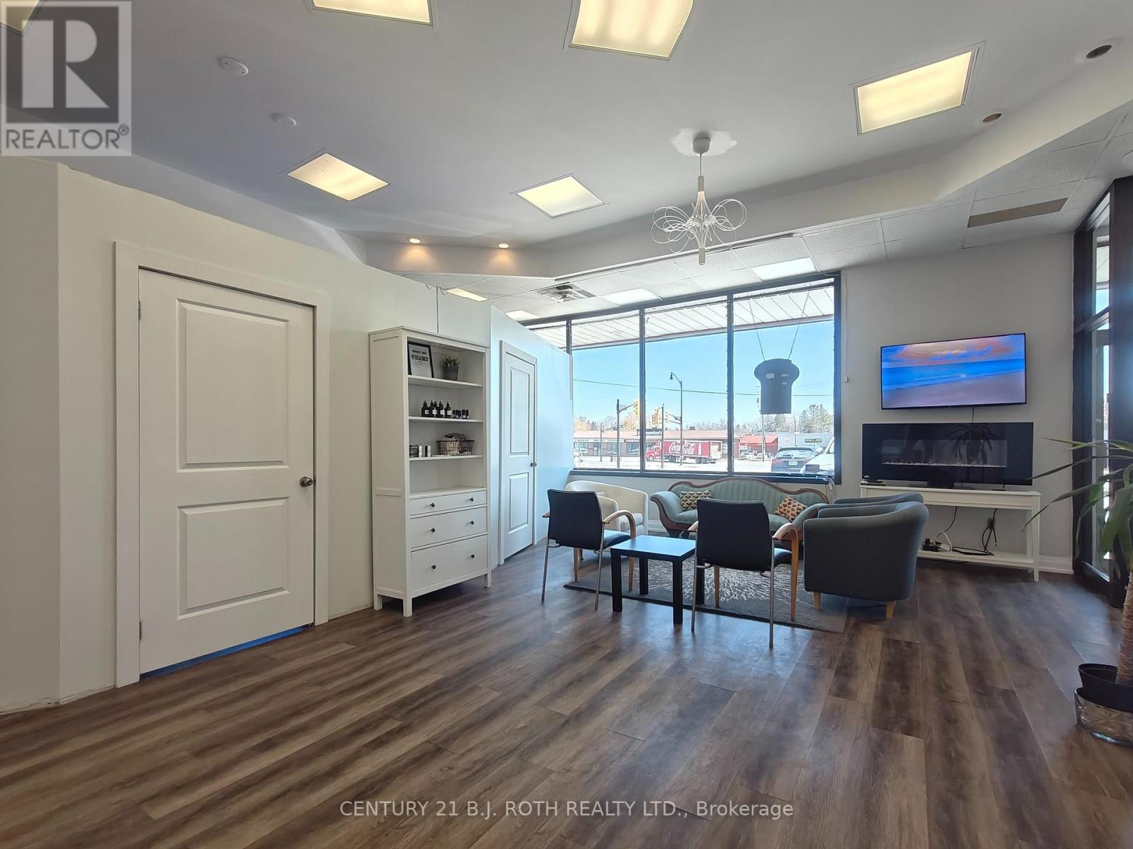 Unit 2 - 4 Pine River Road, Essa, Ontario  L0M 1B2 - Photo 6 - N12979106