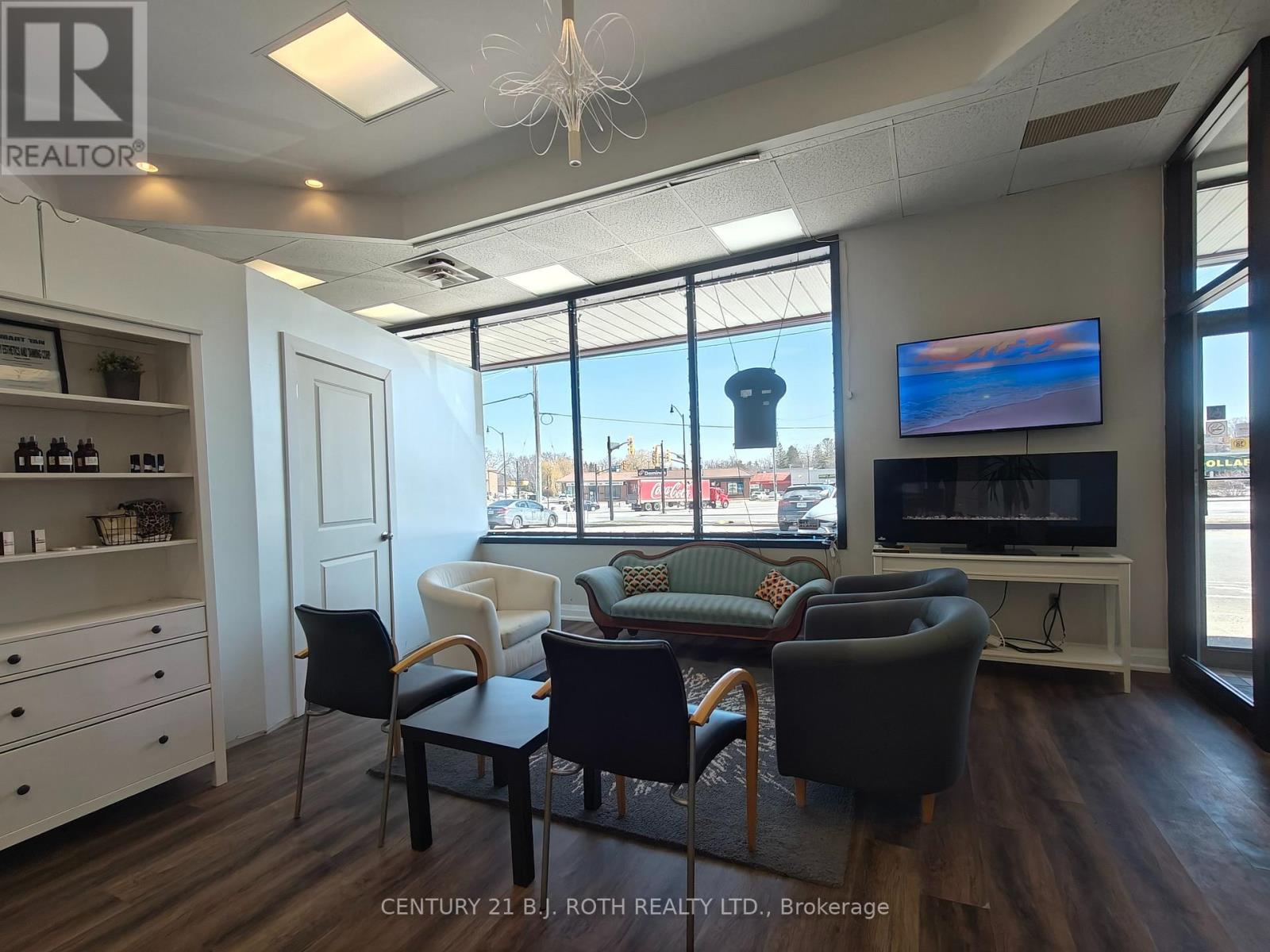 Unit 2 - 4 Pine River Road, Essa, Ontario  L0M 1B2 - Photo 7 - N12979106