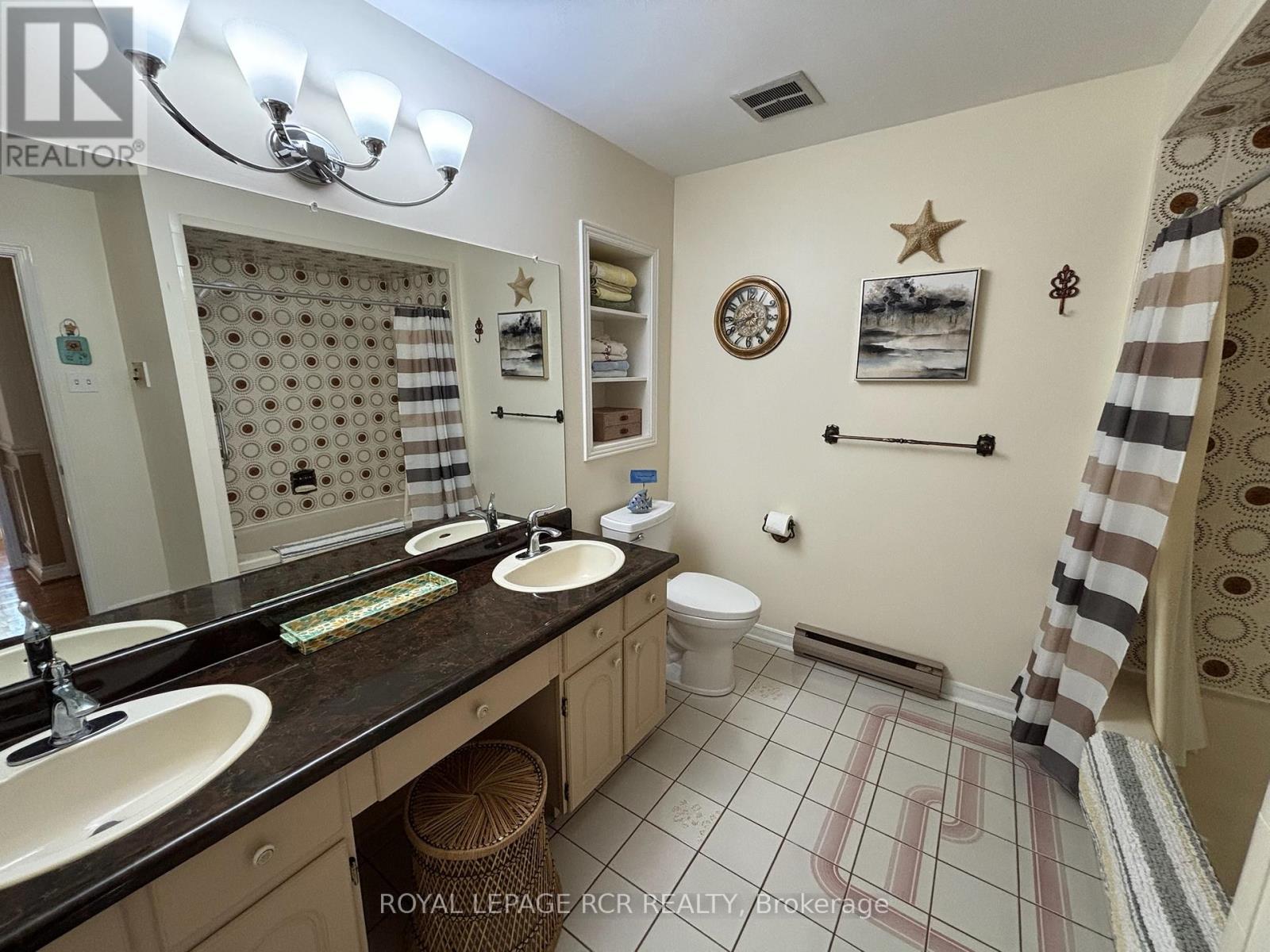 1049 Elgin Street, Newmarket, Ontario  L3Y 3C3 - Photo 11 - N12979138