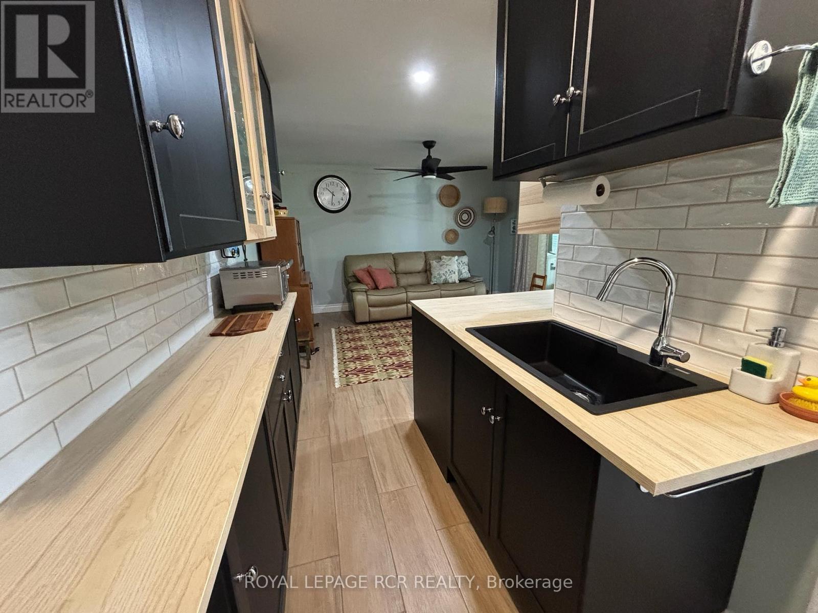 1049 Elgin Street, Newmarket, Ontario  L3Y 3C3 - Photo 14 - N12979138