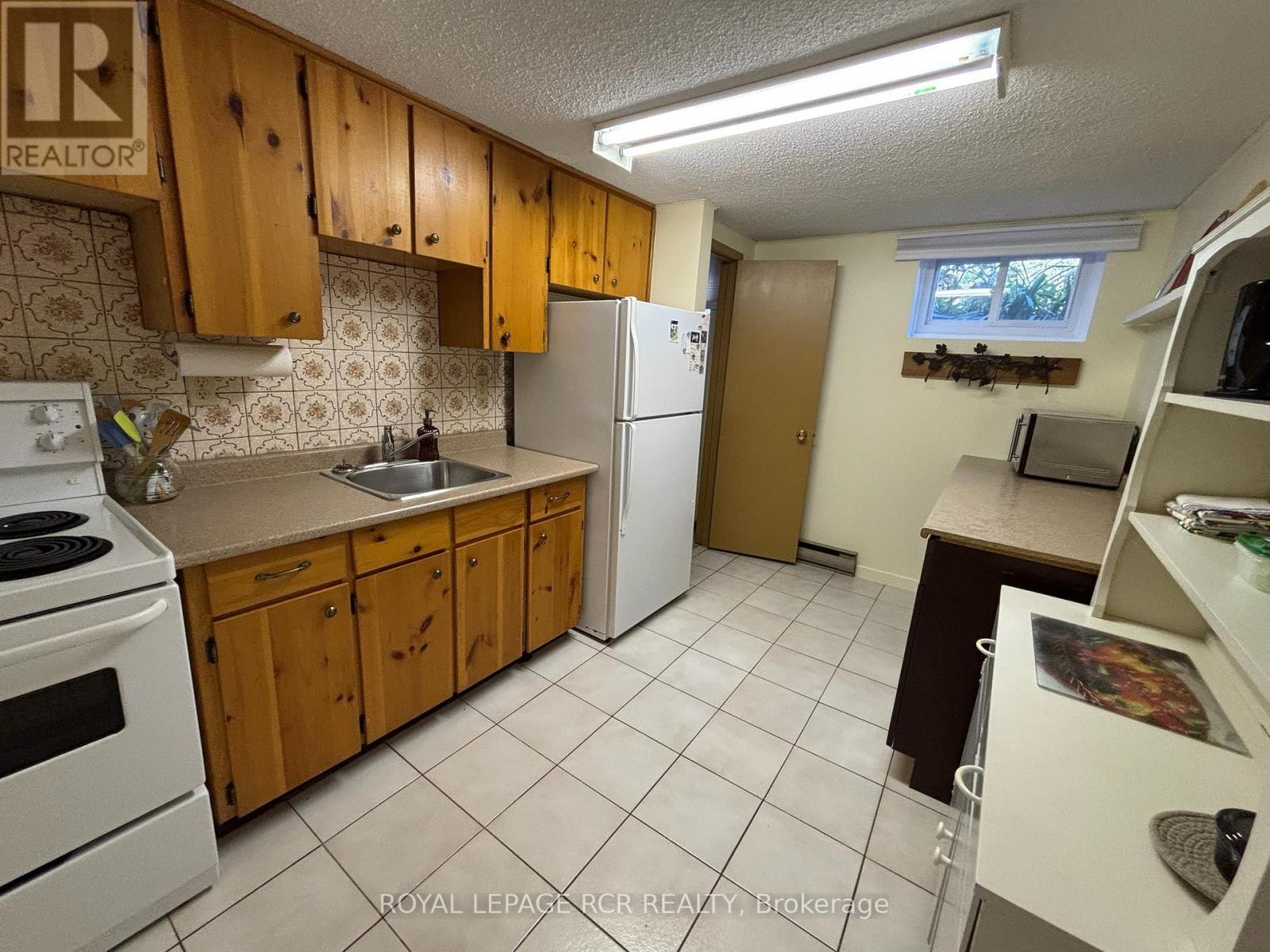 1049 Elgin Street, Newmarket, Ontario  L3Y 3C3 - Photo 22 - N12979138