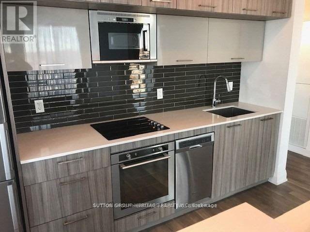 4800 Highway 7 Road, Vaughan, Ontario  L4L 1H8 - Photo 3 - N12979200