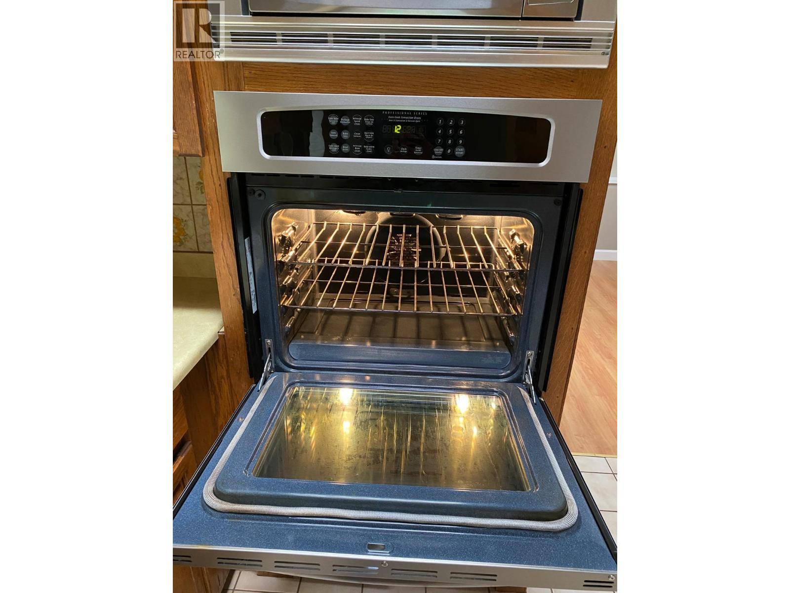 1209 Crest Court, Coquitlam, British Columbia  V3J 5M1 - Photo 7 - R3105673