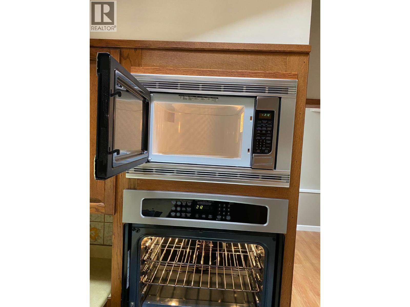 1209 Crest Court, Coquitlam, British Columbia  V3J 5M1 - Photo 9 - R3105673