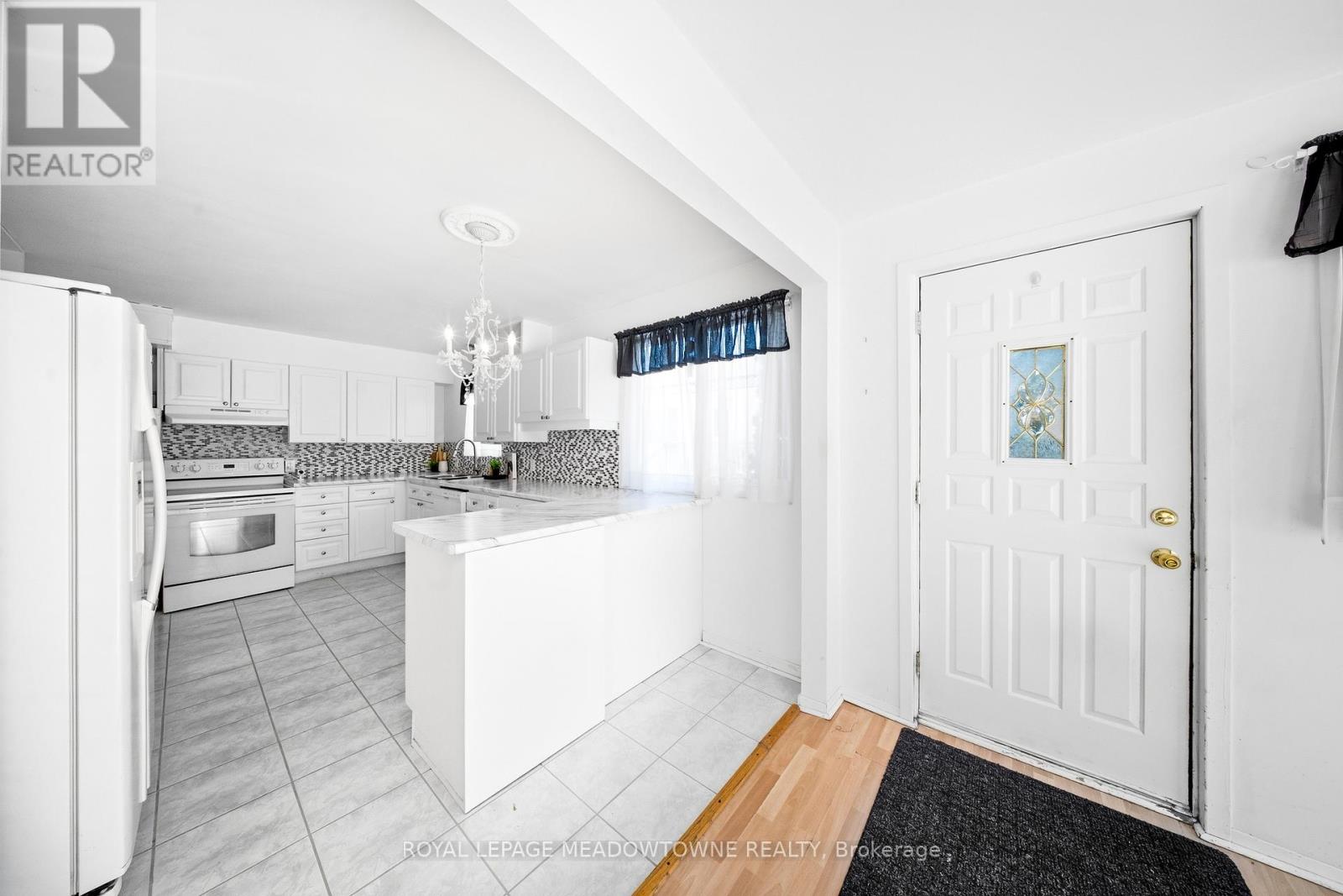 209 Cliff Road, Barrie, Ontario  L4N 3X5 - Photo 15 - S12979212