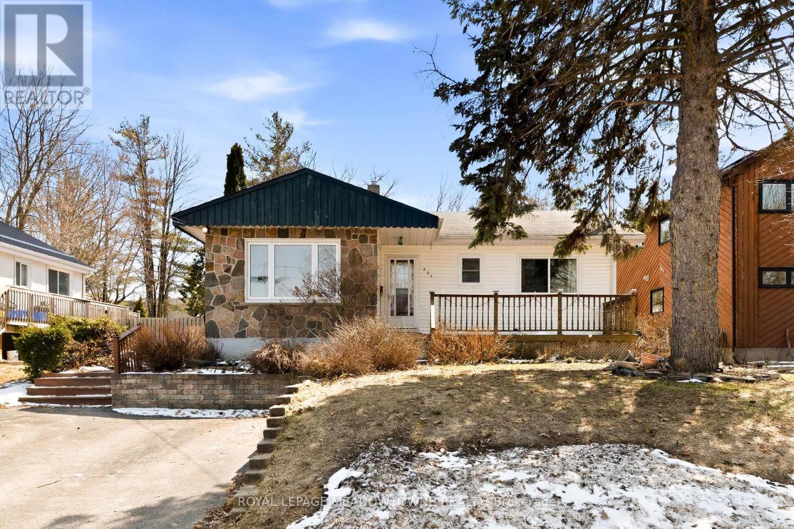 209 Cliff Road, Barrie, Ontario  L4N 3X5 - Photo 3 - S12979212