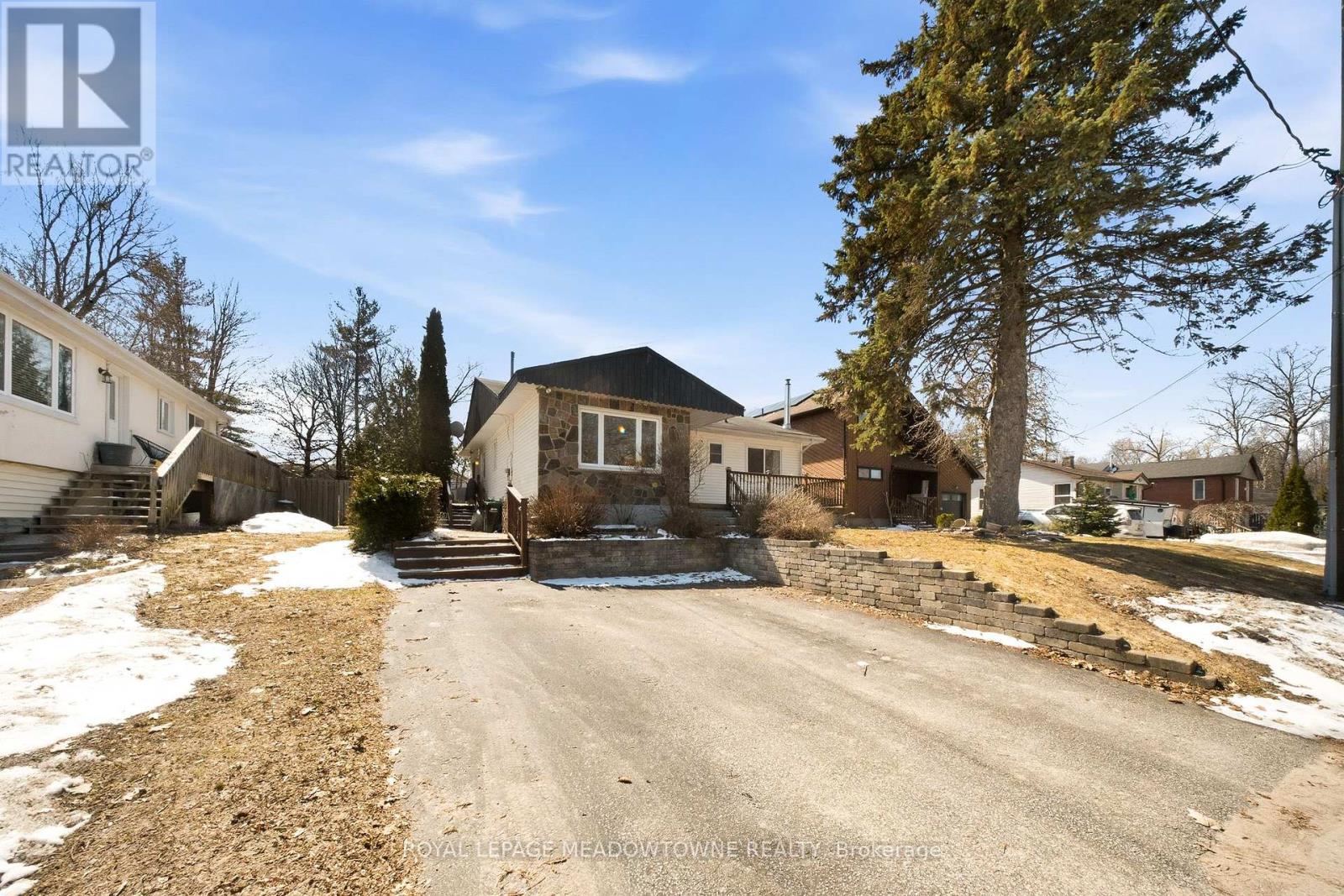 209 Cliff Road, Barrie, Ontario  L4N 3X5 - Photo 5 - S12979212