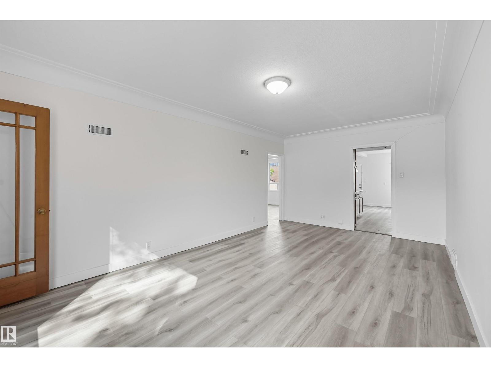 9848 87 Av Nw, Edmonton, Alberta  T6E 2N6 - Photo 4 - E4476359