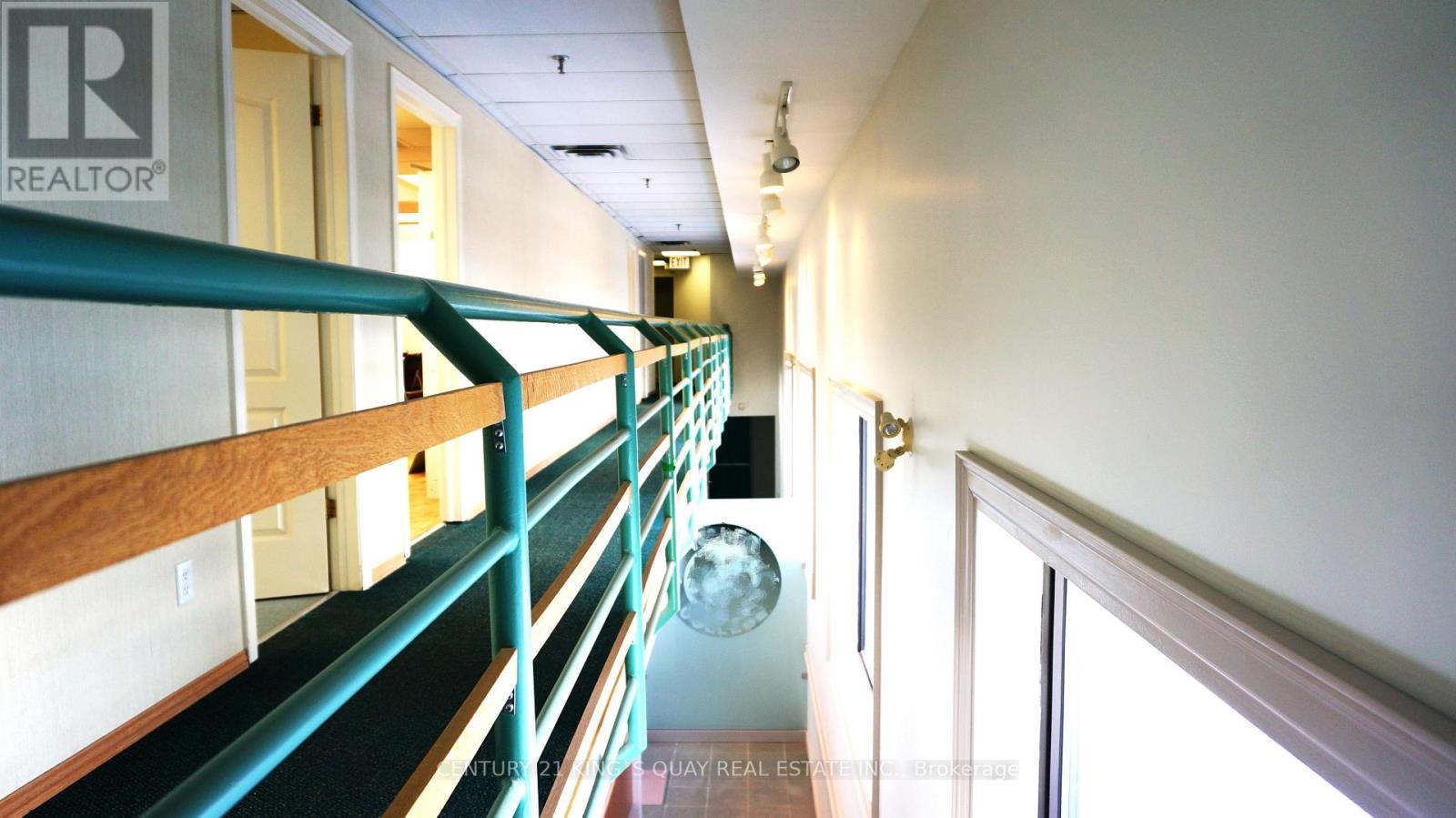 56 Redlea Avenue, Toronto, Ontario  M1V 4S3 - Photo 6 - E12949196