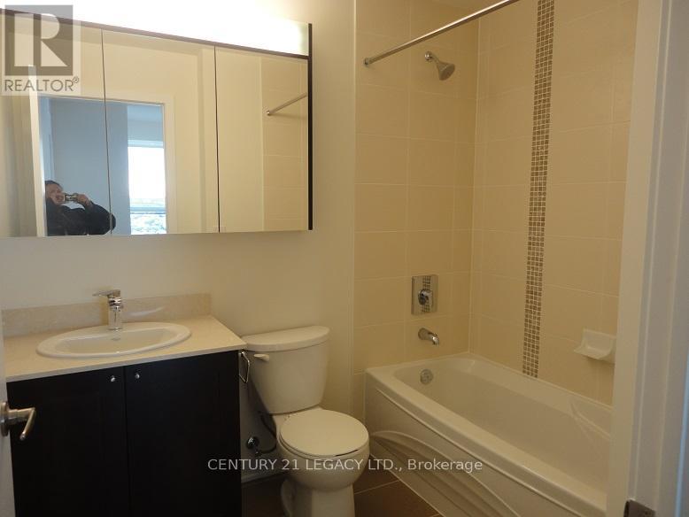 1904 - 4065 Brickstone Mews, Mississauga, Ontario  L5B 0G3 - Photo 10 - W12978924