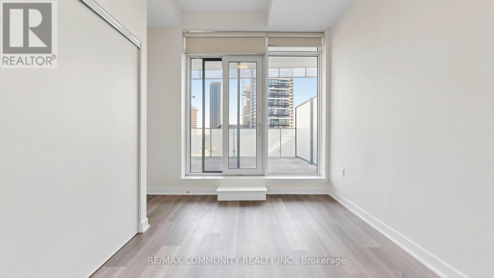 604 - 3900 Confederation Parkway, Mississauga, Ontario  L5B 0M3 - Photo 18 - W12978930