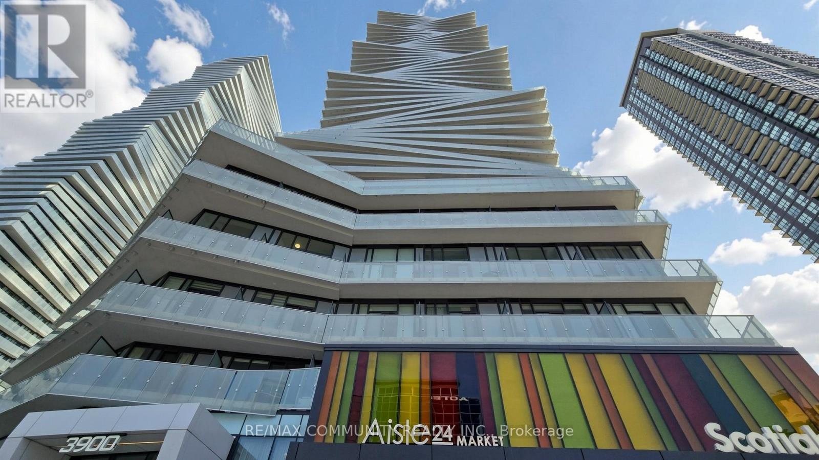 604 - 3900 Confederation Parkway, Mississauga, Ontario  L5B 0M3 - Photo 2 - W12978930