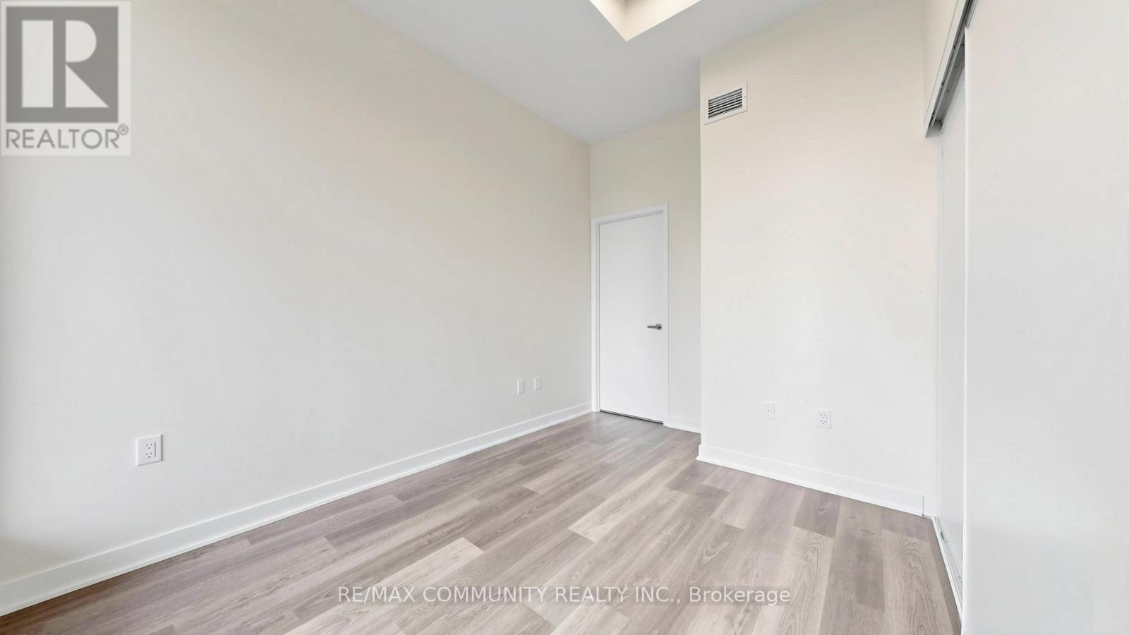 604 - 3900 Confederation Parkway, Mississauga, Ontario  L5B 0M3 - Photo 20 - W12978930