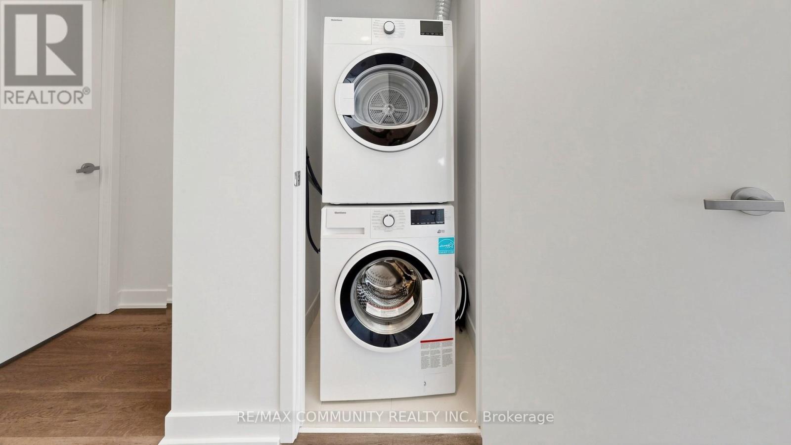 604 - 3900 Confederation Parkway, Mississauga, Ontario  L5B 0M3 - Photo 33 - W12978930