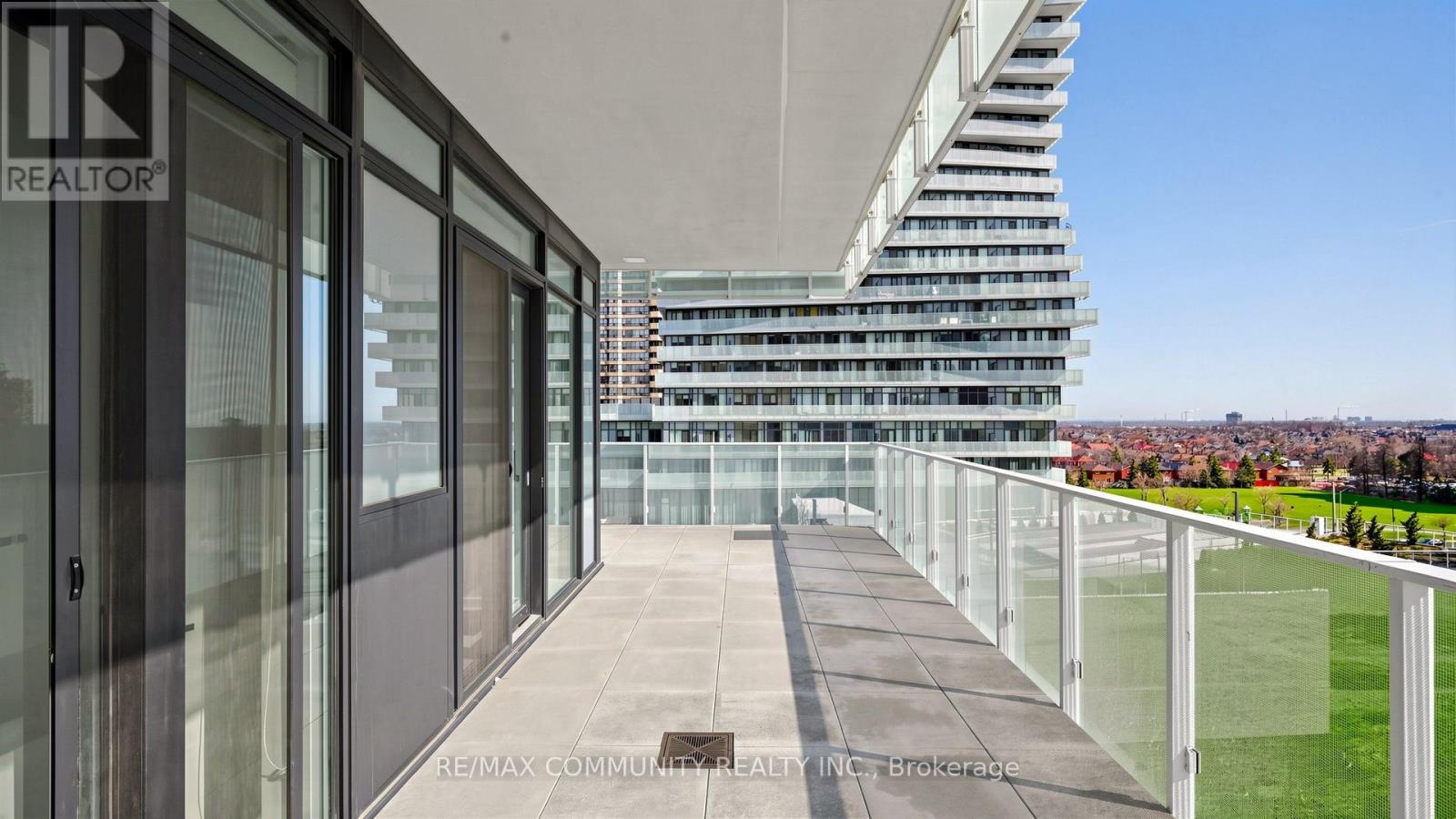 604 - 3900 Confederation Parkway, Mississauga, Ontario  L5B 0M3 - Photo 35 - W12978930