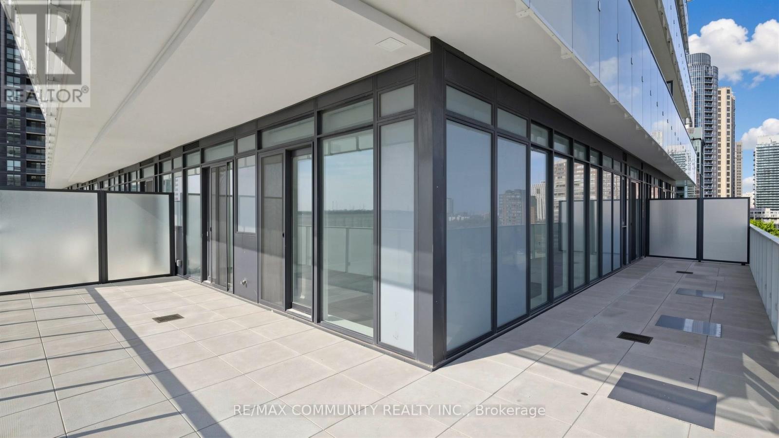 604 - 3900 Confederation Parkway, Mississauga, Ontario  L5B 0M3 - Photo 36 - W12978930