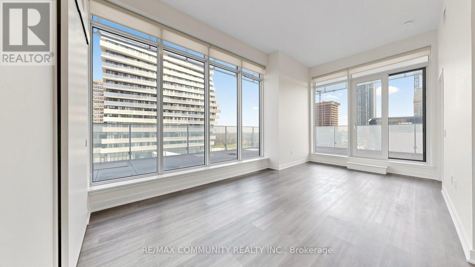 604 - 3900 Confederation Parkway, Mississauga, Ontario  L5B 0M3 - Photo 8 - W12978930