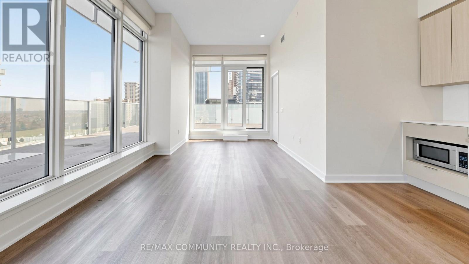 604 - 3900 Confederation Parkway, Mississauga, Ontario  L5B 0M3 - Photo 9 - W12978930