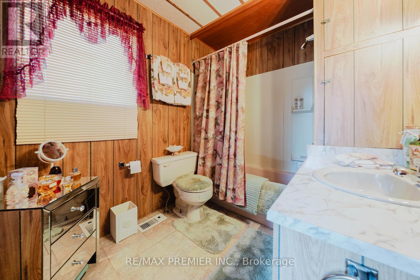 23 Lippincott Street W, Toronto, Ontario  M9N 1B3 - Photo 11 - W12978940