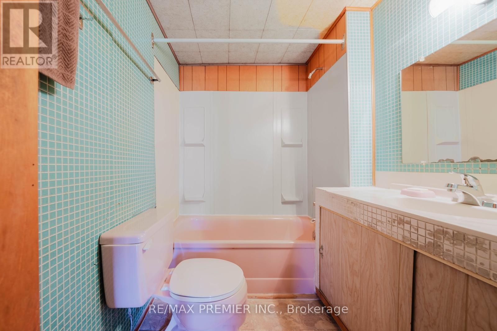 23 Lippincott Street W, Toronto, Ontario  M9N 1B3 - Photo 16 - W12978940