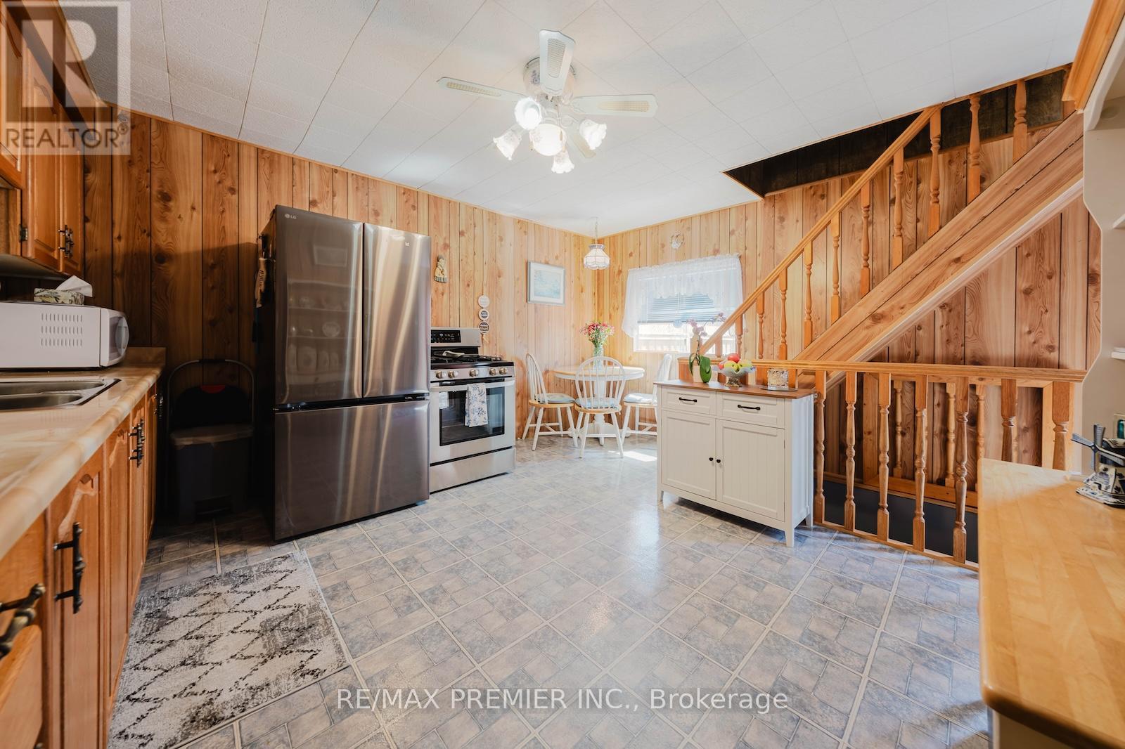 23 Lippincott Street W, Toronto, Ontario  M9N 1B3 - Photo 8 - W12978940